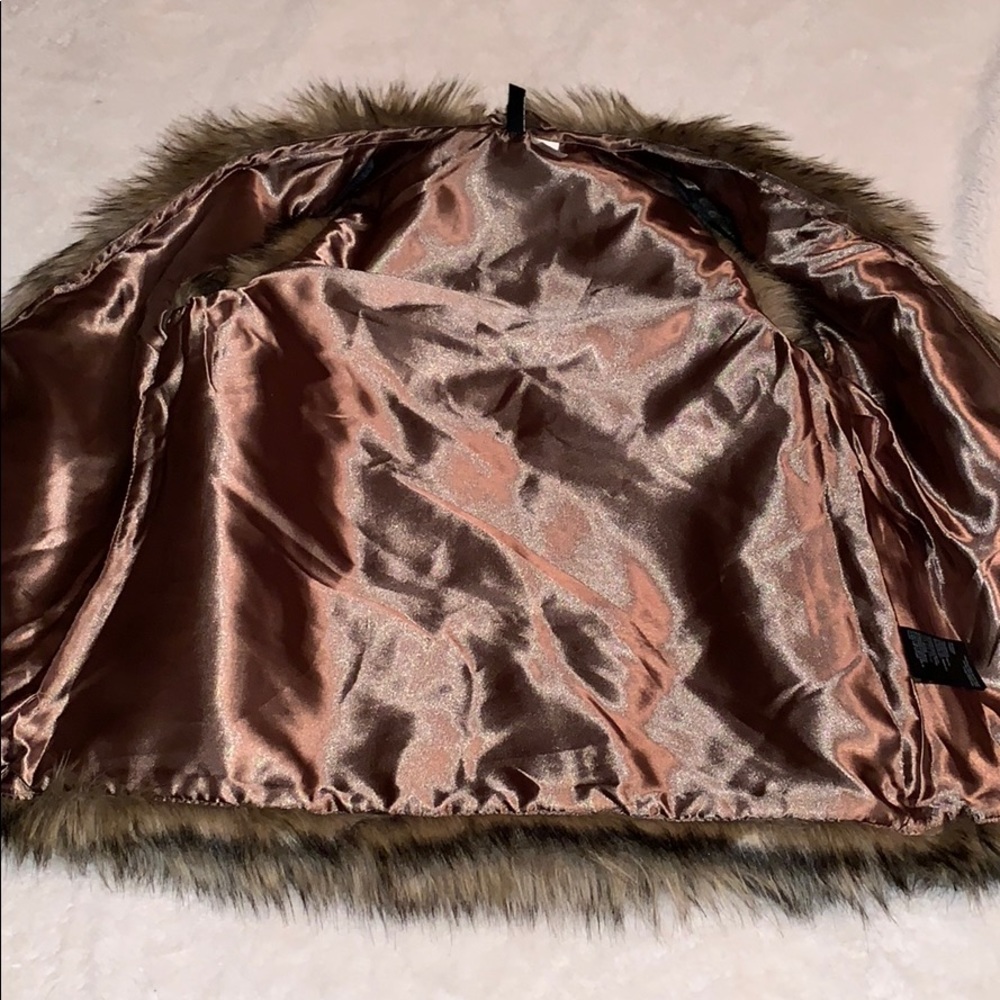 Faux Fur Vest - Picture 4 of 4